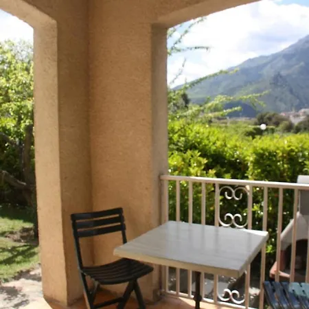 Chez Lolene Joli Aux Pieds Des Montagnes *